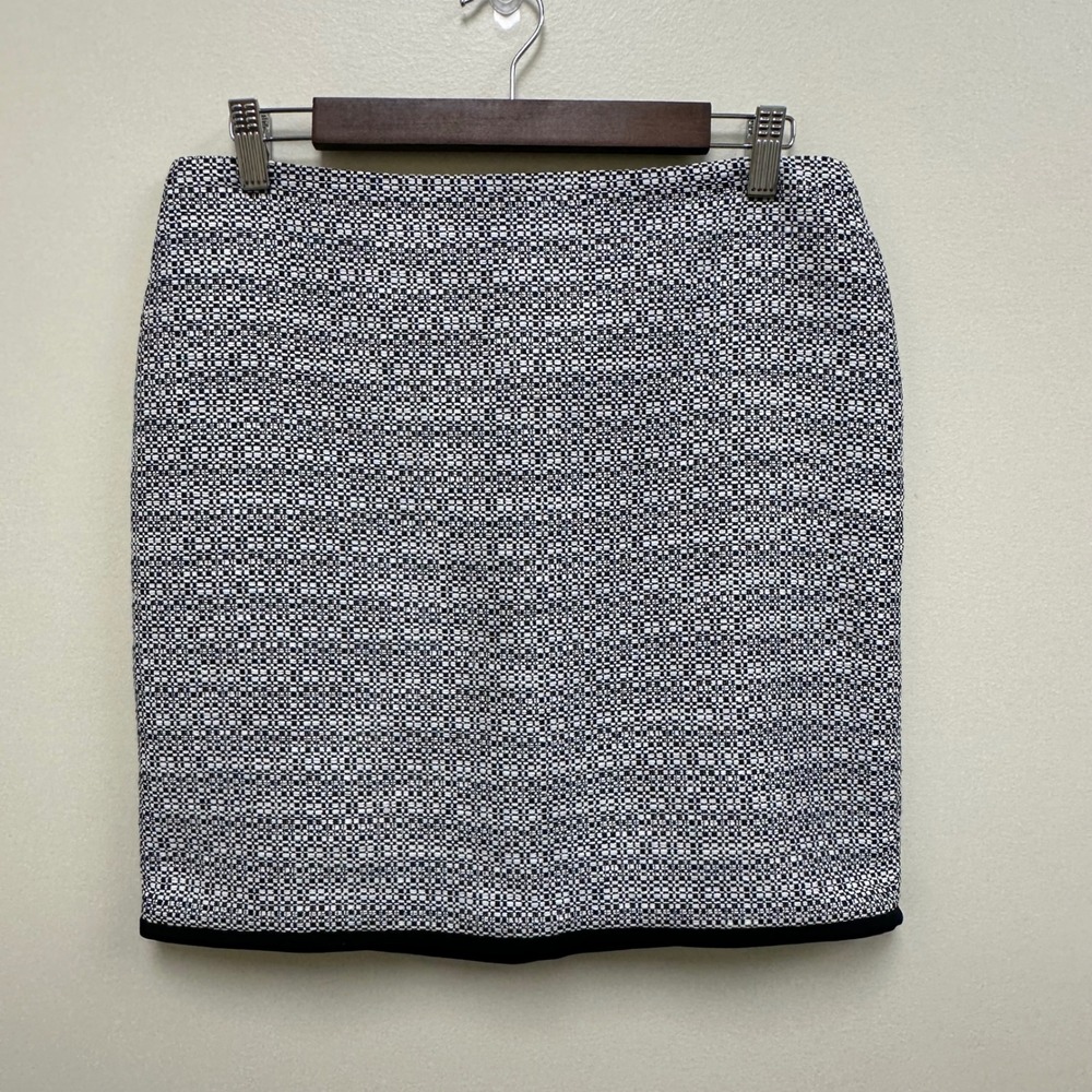 White House Black Market Black White Geometric Weave Pencil Skirt Size 6